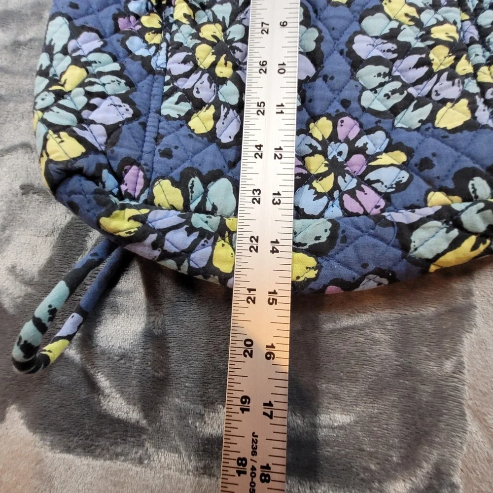 Vera Bradley Quick Draw/Cinch Top Quilted Backpack Bag‎ Indigo Pop Purse-Retired